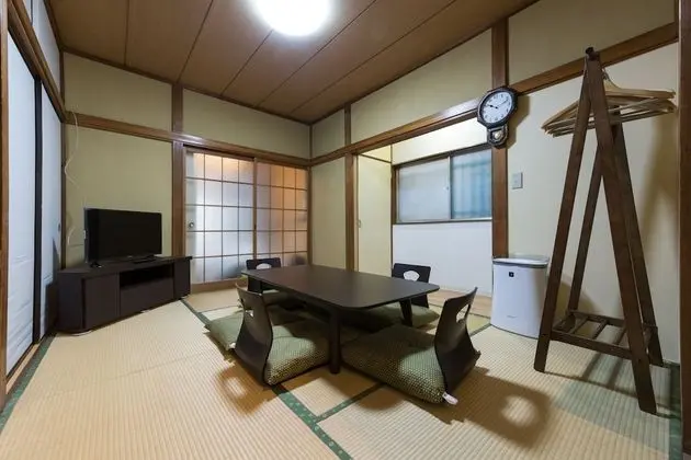 Ev (Private Vacation)