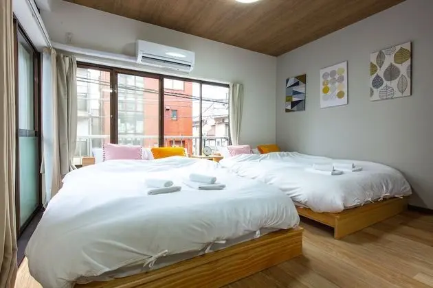 Ev (Private Vacation)