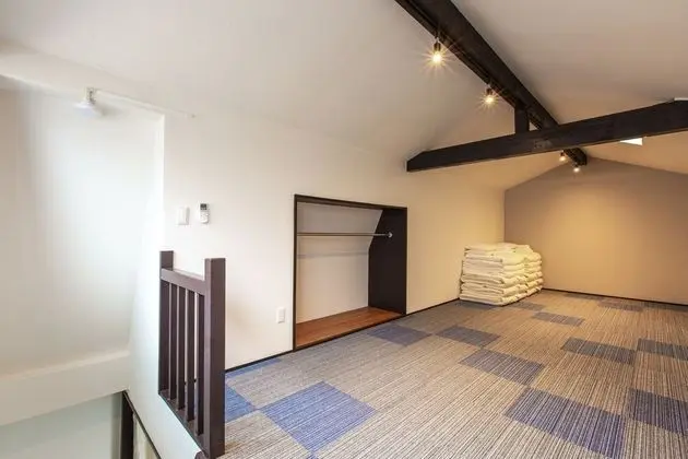 Ev (Private Vacation)