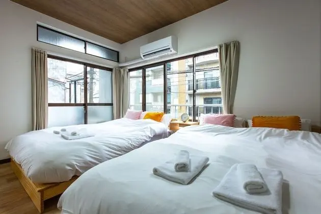 Ev (Private Vacation)