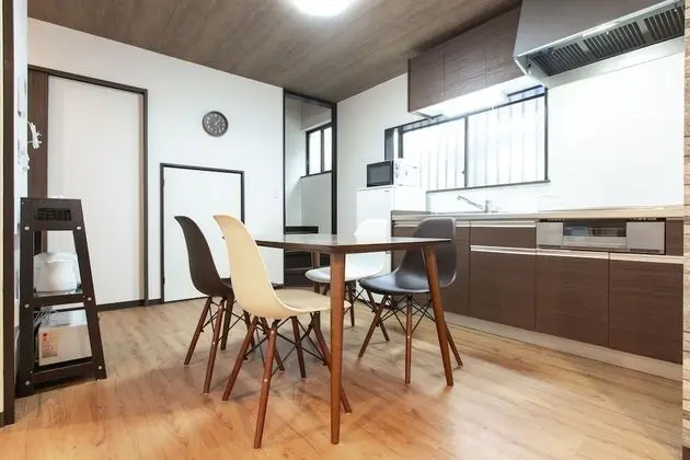 Ev (Private Vacation)