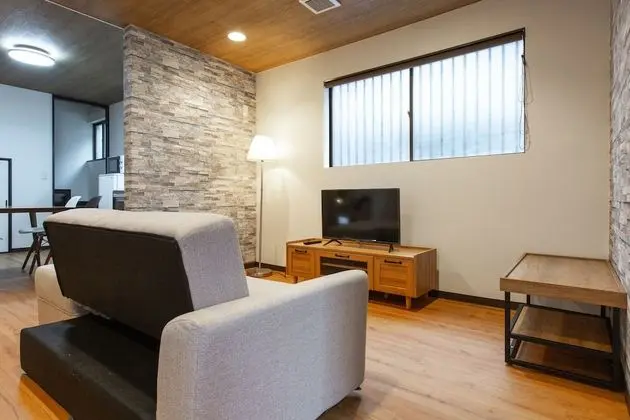 Ev (Private Vacation)