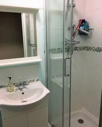 Stüdyo, Banyolu/Duşlu