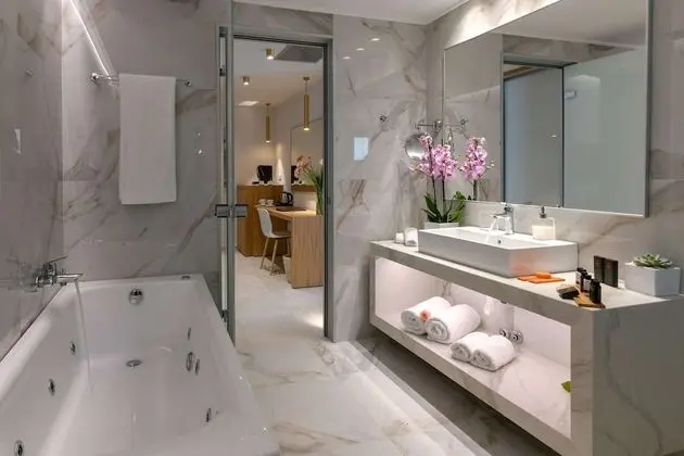 Deluxe Süit, Denize Sıfır