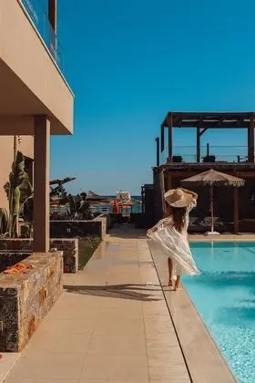 Deluxe Süit, Havuz Manzaralı