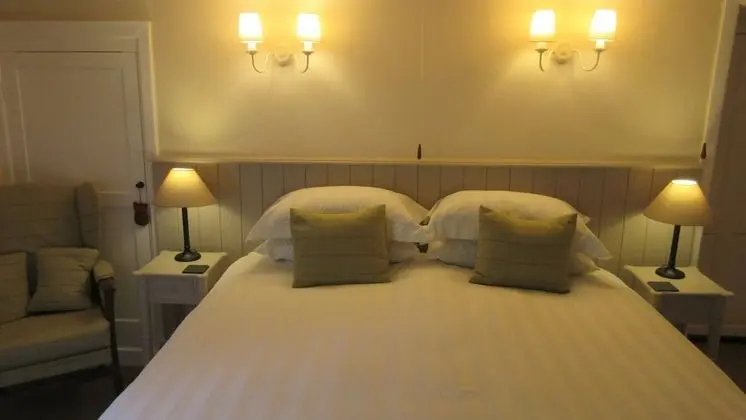 Tek Büyük veya İki Ayrı Yataklı Oda (Room One)