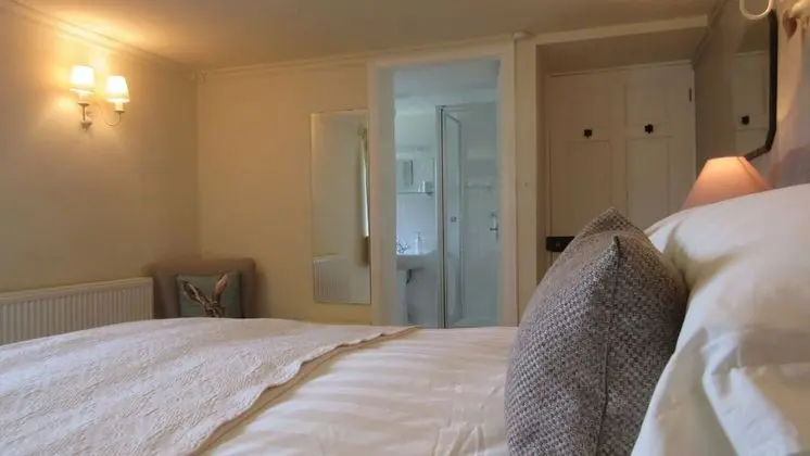 Tek Büyük Yataklı Oda (Room Two)