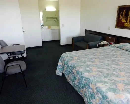 Junior Suite (Non-Smoking)
