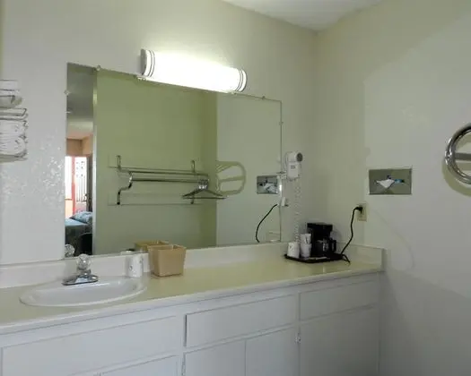 Standard Room, 2 Queen Beds (Non-Smoking)
