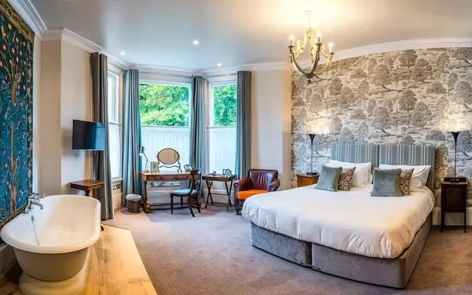 Premium Tek Büyük veya İki Ayrı Yataklı Oda