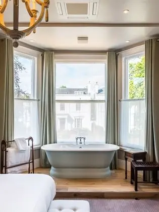 Premium Tek Büyük veya İki Ayrı Yataklı Oda