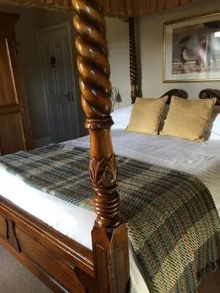 Tek Büyük Yataklı Oda (Four Poster Bed - Kentmere)