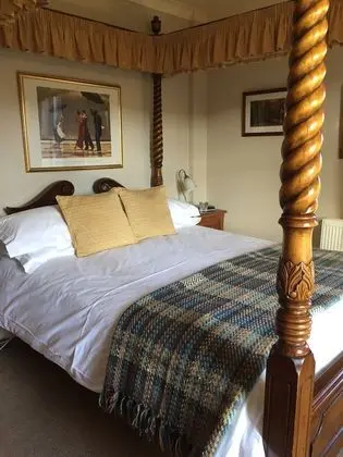 Tek Büyük Yataklı Oda (Four Poster Bed - Kentmere)