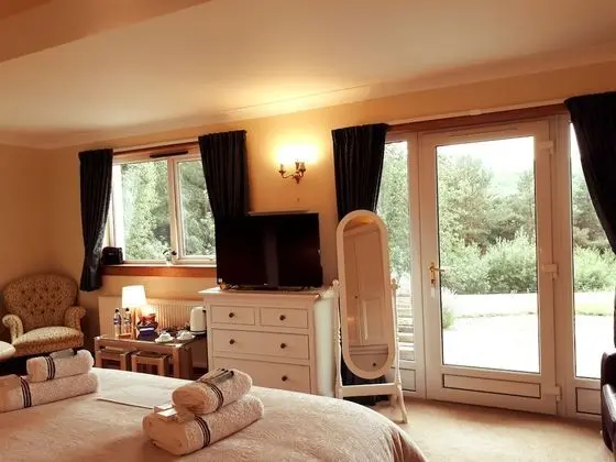 Luxury Tek Büyük Yataklı Oda, 1 En Büyük (King) Boy Yatak, Banyolu/Duşlu, Göl Manzaralı