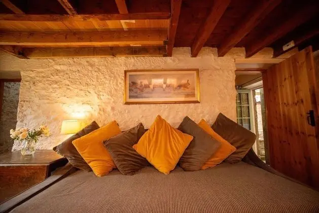 Standard Süit, Banyolu/Duşlu, Avlu Manzaralı (The Corn Room)