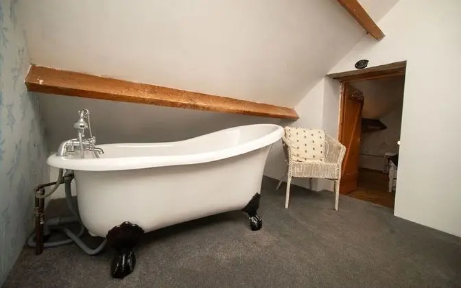 Standard Süit, Banyolu/Duşlu, Avlu Manzaralı (The Corn Room)