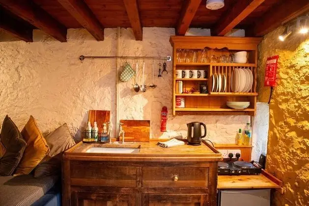 Standard Süit, Banyolu/Duşlu, Avlu Manzaralı (The Corn Room)