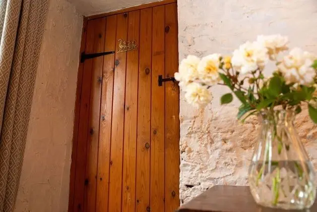 Standard Süit, Banyolu/Duşlu, Avlu Manzaralı (The Corn Room)