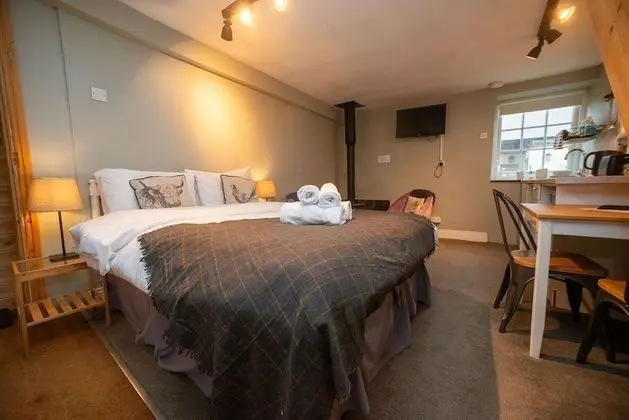 Tek Büyük Yataklı Oda, Banyolu/Duşlu (The Piggeries Room)