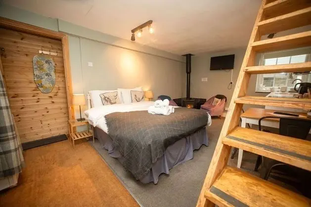 Tek Büyük Yataklı Oda, Banyolu/Duşlu (The Piggeries Room)