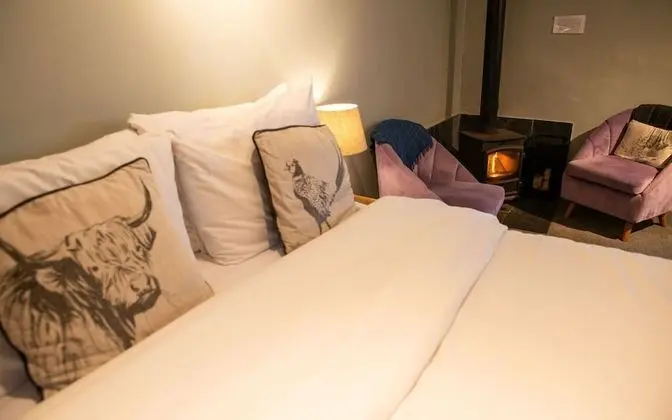 Tek Büyük Yataklı Oda, Banyolu/Duşlu (The Piggeries Room)