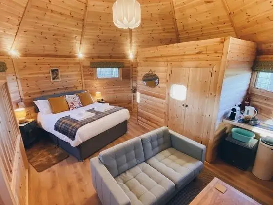 Romantic Kulübe (Owl Lodge)