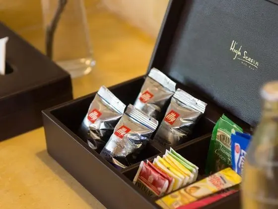 Beachfront Suite Pool Villa