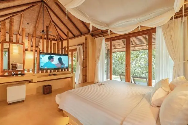 Grand Pool Villa