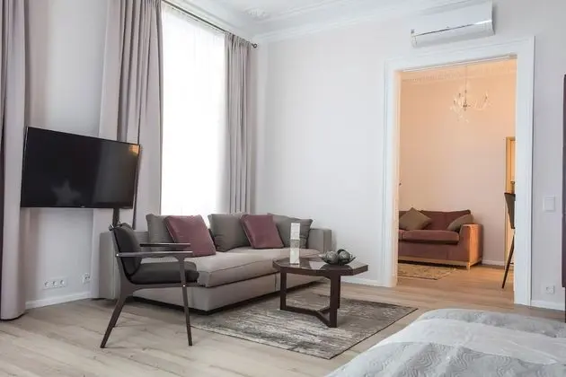 Luxury Apart Daire, 1 En Büyük (King) Boy Yatak ve Çekyat (Suite #6)