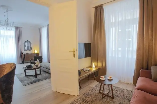 Luxury Apart Daire, 1 En Büyük (King) Boy Yatak ve Çekyat (Suite #6)