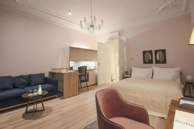 Luxury Stüdyo Süit, 1 En Büyük (King) Boy Yatak ve Çekyat (Suite #7)