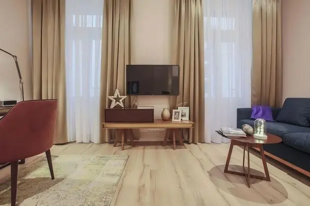 Luxury Stüdyo Süit, 1 En Büyük (King) Boy Yatak ve Çekyat (Suite #7)