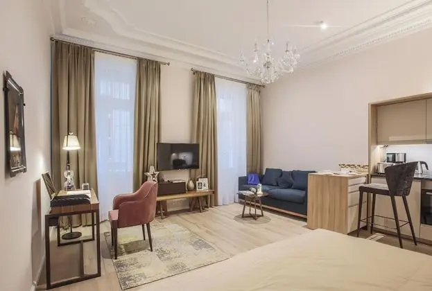 Luxury Stüdyo Süit, 1 En Büyük (King) Boy Yatak ve Çekyat (Suite #7)