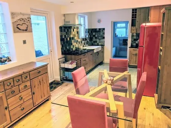 Premier Apart Daire, 1 En Büyük (King) Boy Yatak, Mutfak, Bahçeli