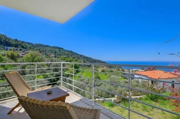Honeymoon Suite, Deniz Manzaralı, Jakuzili