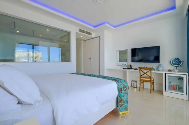 Honeymoon Suite, Deniz Manzaralı, Jakuzili