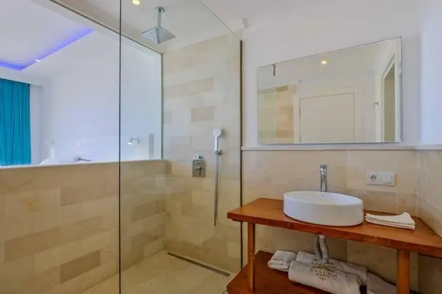 Honeymoon Suite, Deniz Manzaralı, Jakuzili