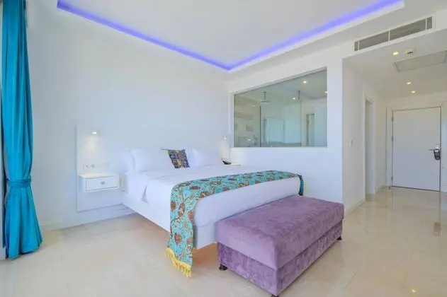 Honeymoon Suite, Deniz Manzaralı, Jakuzili
