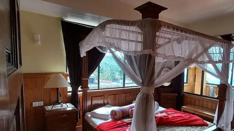 Deluxe Tek Büyük Yataklı Oda, 1 En Büyük (King) Boy Yatak, Sigara İçilmez, Dağ Manzaralı