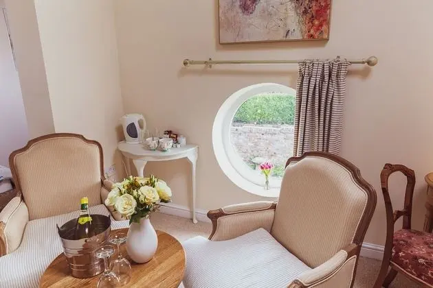 Süit, Özel Banyo (The Stables Suite)