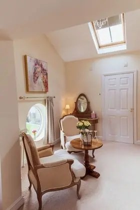 Süit, Özel Banyo (The Stables Suite)