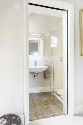 Luxury Tek Büyük Yataklı Oda, 1 En Büyük (King) Boy Yatak, Sigara İçilmez, Bahçe Manzaralı (Venn)