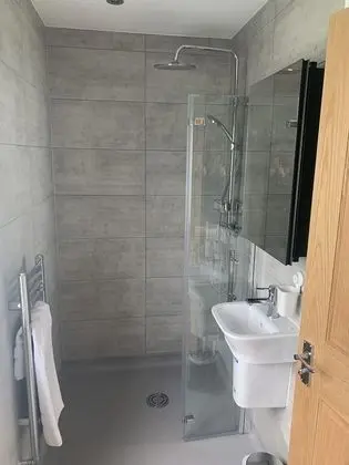 Deluxe Tek Büyük Yataklı Oda, Banyolu/Duşlu
