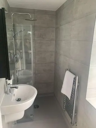 Deluxe Tek Büyük Yataklı Oda, Banyolu/Duşlu