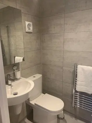 Economy Tek Büyük Yataklı Oda, Banyolu/Duşlu