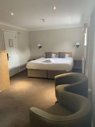 Tek Büyük Yataklı Oda, 1 Çift Kişilik Yatak, Engellilere Uygun (Fir Tree Court)