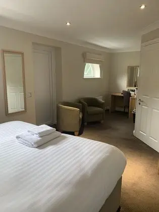 Tek Büyük Yataklı Oda, 1 Çift Kişilik Yatak, Engellilere Uygun (Fir Tree Court)