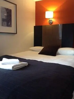 Tek Büyük Yataklı Oda, 1 Çift Kişilik Yatak (Fir Tree Court)