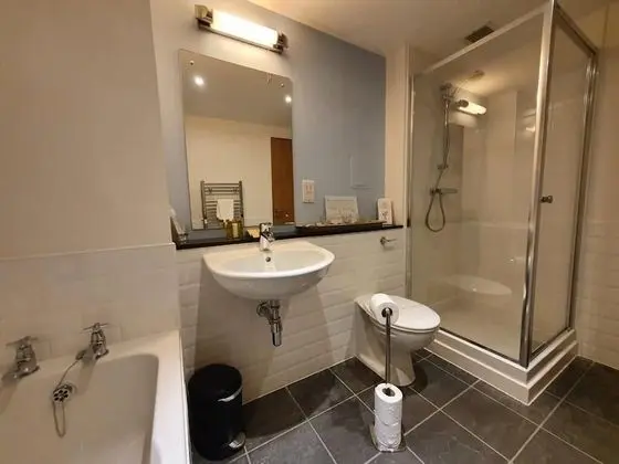 Apart Daire, Özel Banyo (AC17)