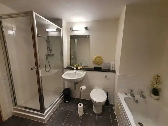 Apart Daire, Özel Banyo (AC19)